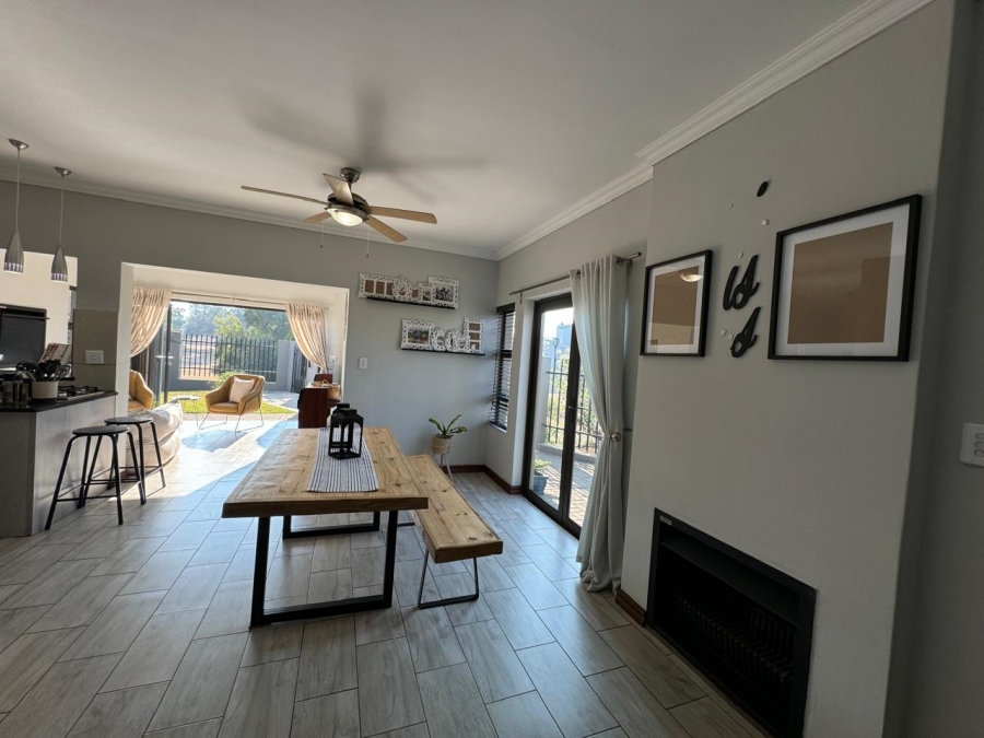 2 Bedroom Property for Sale in Gateway Manor North West